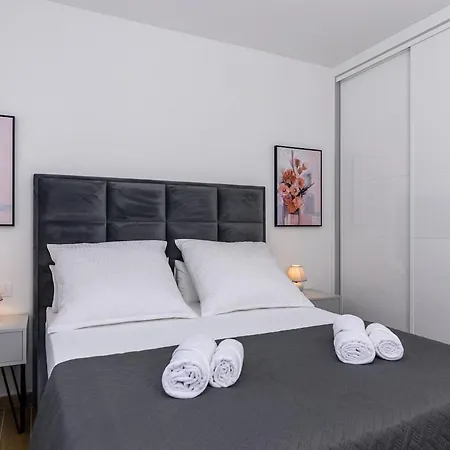 Luxurious Apartment-copacabana Only 100 M Apartment