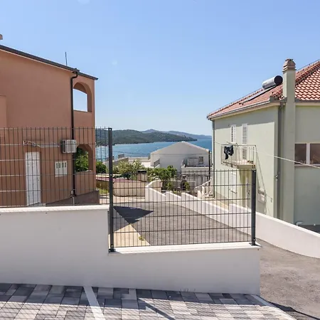 Luxurious Apartment-copacabana Only 100 M Apartment Trogir