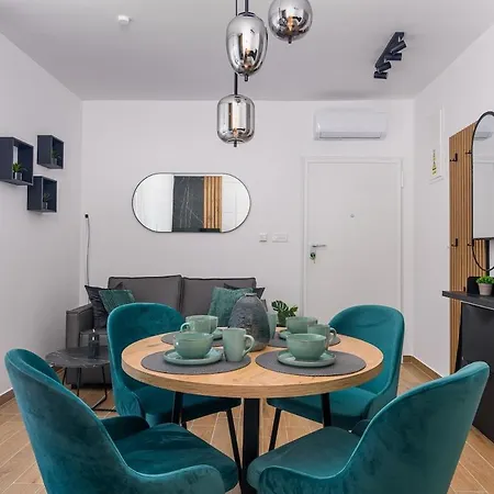 Luxurious Apartment-copacabana Only 100 M Appartement Trogir