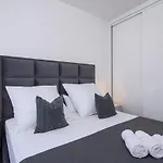 Luxurious Apartment-copacabana Only 100 M Διαμέρισμα Τρογκίρ